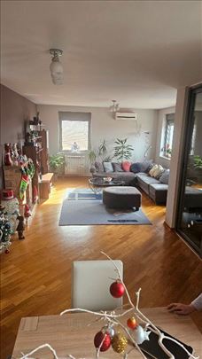 TOP, Porodičan stan, 106m2 + parking, uknjižen