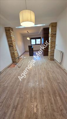 Trosoban stan u samom centru grada