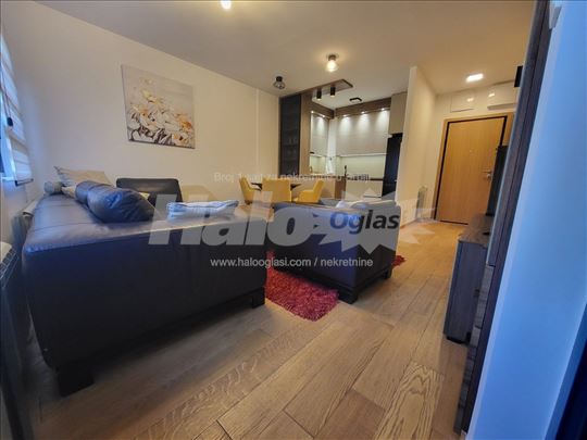 2.5 sobni stan na Vračaru sa garažom