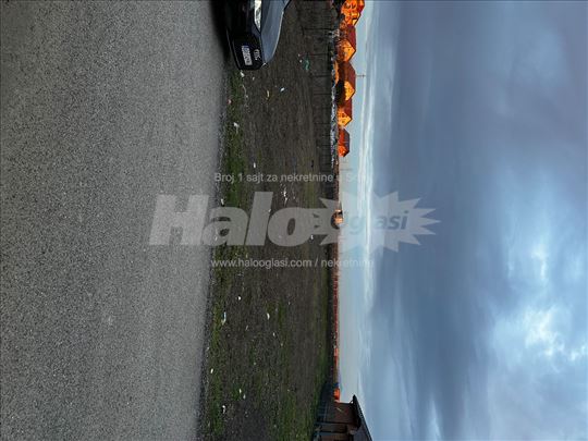 Batajnica Ugrinovci plac 10 ari