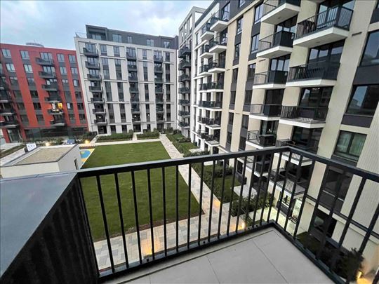 BW Quartet, polunamešten stan 