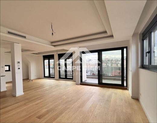Centar Voždovca, Koste Jovanovića, 173m2 + garaže