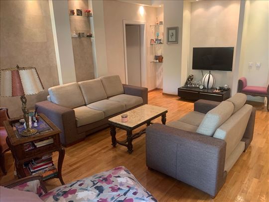 De lux 4.0 stan na Voždovcu. Izuzetna nekretnina z