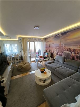 Filmski grad, 74m2, 3,0, 2/6, uknjizen