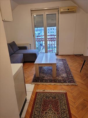 Garsonjera u blizini sajma