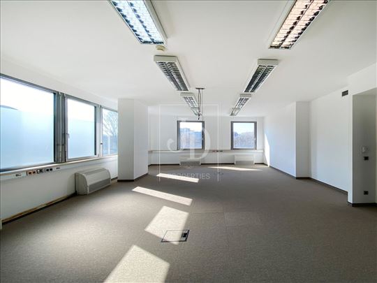 Izdaje se kancelarijski prostor sa parkingom, Airp