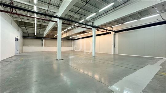 Izdaje se magacin 2.000 m²,Novi Beograd