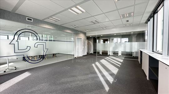 Izdaje se poslovni prostor, Airport City