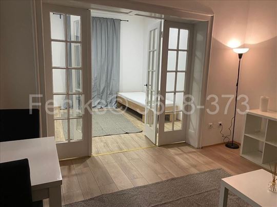 Izdavanje 3.0 stana kod Vukovog spomenika