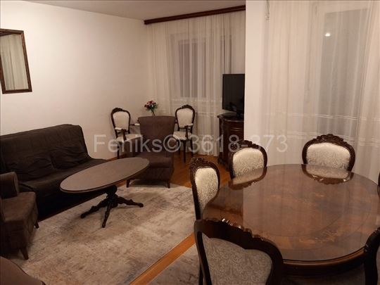 Izdavanje 3.0 stana, Vojvode Vlahovića