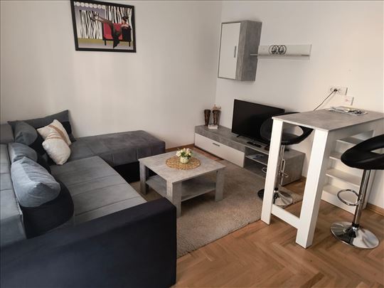 Izdavanje, Ledine 40m2 1.5