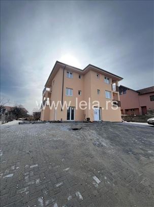 Jednosoban stan sa dvorištem