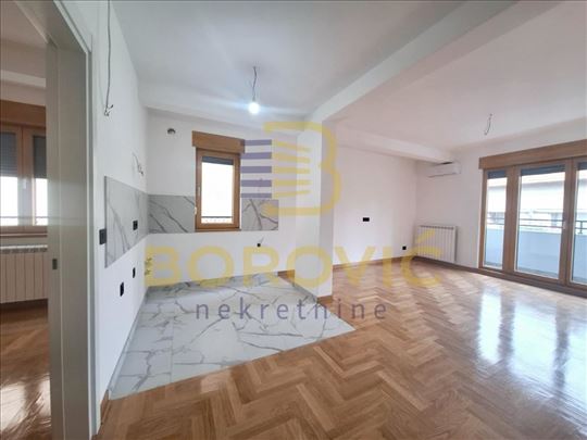 Kluz, 68.43m2, novo, lux