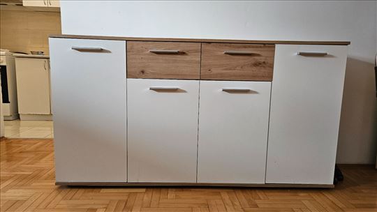 Komoda odlično očuvana