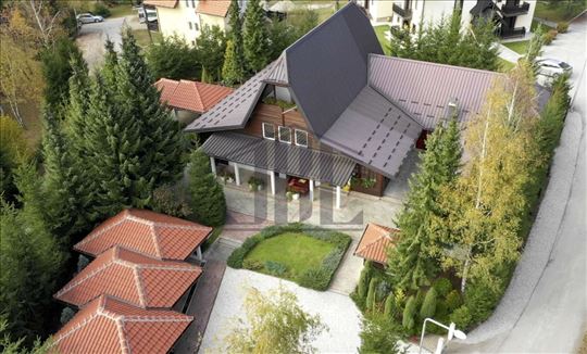 Kuća sa apartmanima na prodaju, Zlatibor