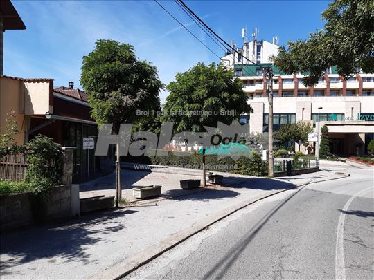 Lokal pored Hotela "Izvor"