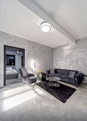 Luksuzni apartman sa garažnim mestom. Dugoročno iz