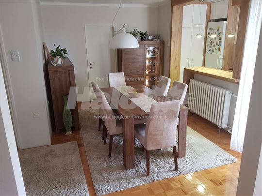 Lux stan kod Bazena 2 sobe 62 m2