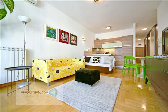 Mirna ulica, novija zgrada – Vračar, namešten stan