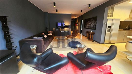 Moderan stan za izdavanje sa garažnim mestom, Cent