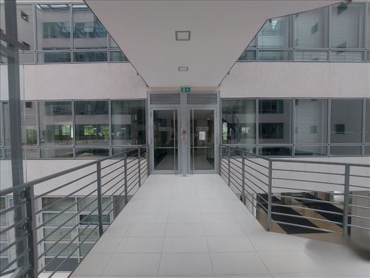 Novi Beograd (Beograd), Novi Merkator, Kancelarijs