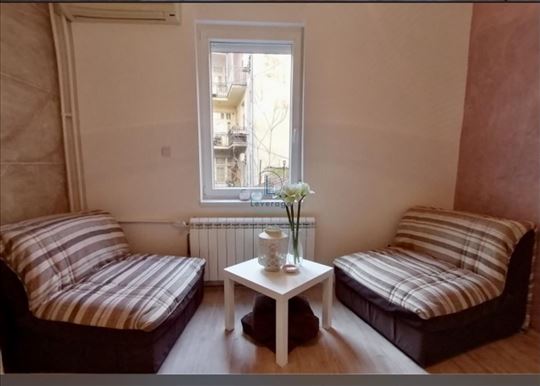 Obilićev venac, Maršala Birjuzova, 40m2