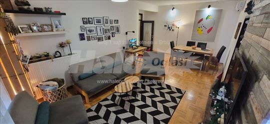 Pančevo Stan 79 kvm - parking - II sprat- gas