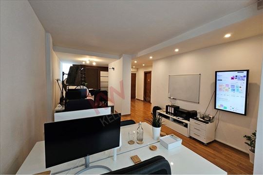 Poslovni prostor, 81 m², garažno mesto, Kalenić 