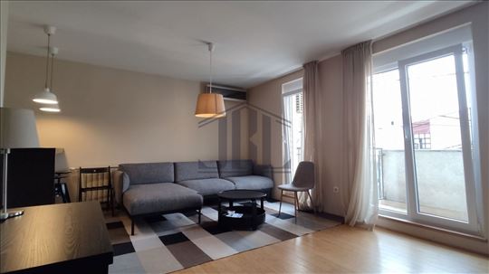 Stan sa garažnim mestom, Slavujev venac 48m2