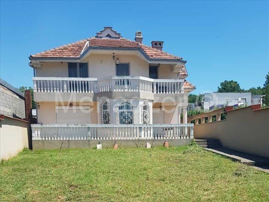 Trupale, plac 4ara, luks kuća 240m2, garaža, uknji