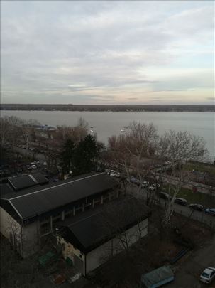 Zemun kej, 4.0,uknjižen, pogled na Dunav ,trostran