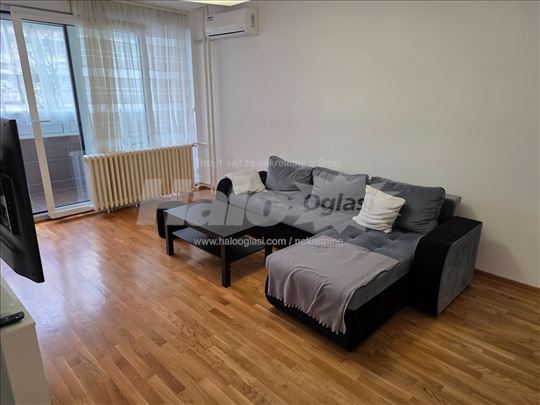 2.5 Blok 22 67m2, 1 sprat, namešten