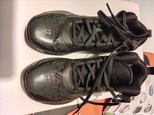 Adidas patike za košarku br 36 za dečake