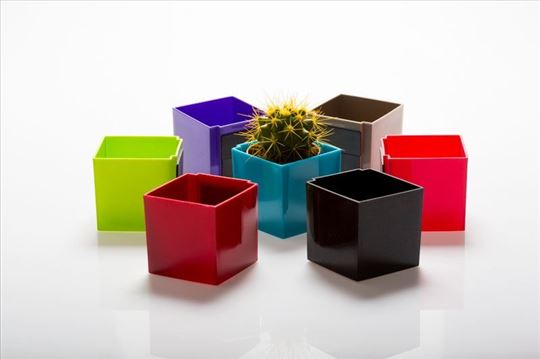 Alate za male saksije za kaktuse Prodajem