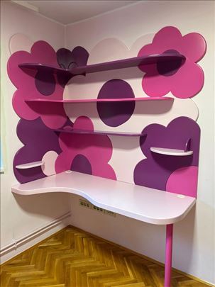 Dečiji radni sto sa zidnim policama Komplet