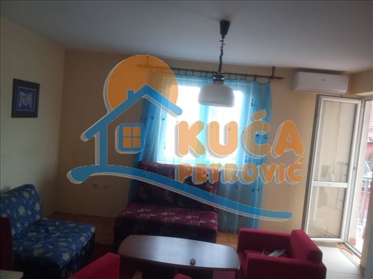 Izdaje se stan kod Vojne bolnice