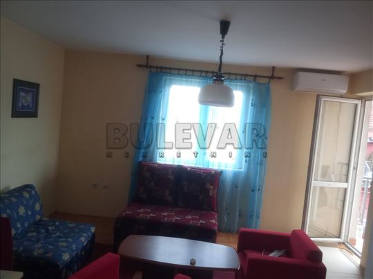 Izdaje se stan kod Vojne bolnice