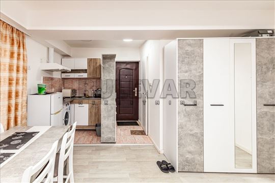 Izdaje se stan na Paliluli