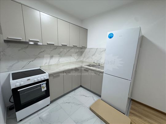 Izdajem jednoiposoban postanamesten stan 47m2-230€