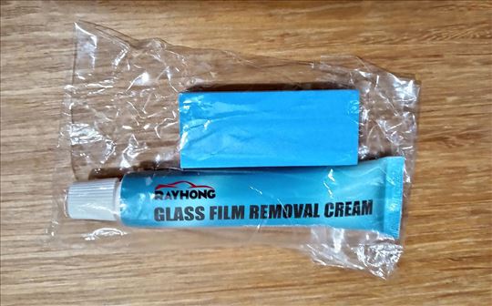 Krema za skidanje filma sa šoferskog stakla