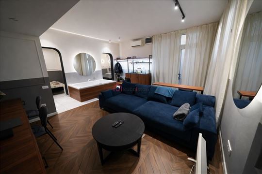 Lep Moderan i Diskretan gradski apartman