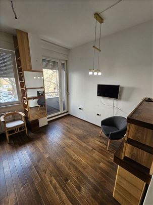 ~~~ Lepa i odlična garsonjera, BULEVAR EVROPE ~~~