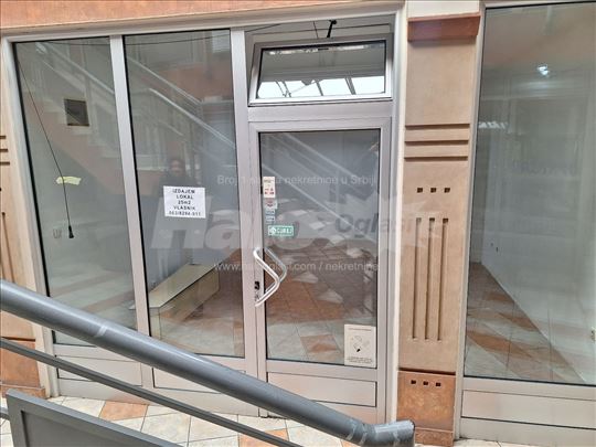 Lokal 25m2,trzni centar Lola, Zeleznik