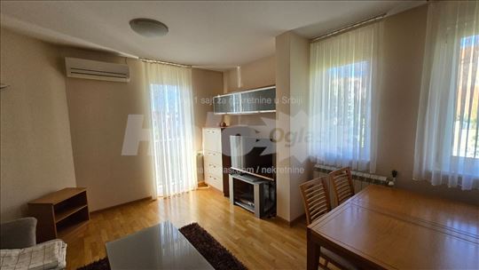 Lux 2.0 stan na Voždovcu (Vojvode Vlahovića) 