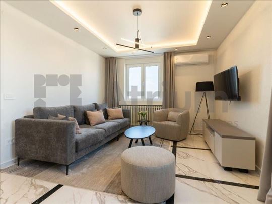 Moderan trosoban stan kod Tasmajdana