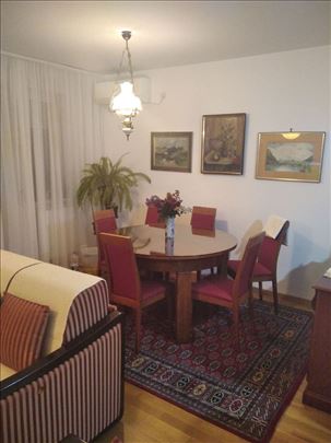 Nameštaj-građanski stil (komadno ili komplet)