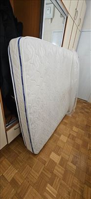 Prodajem dušek u odlicnom stanju