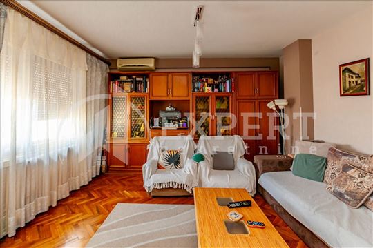 Stan 75m2, kod Narodnog pozorišta