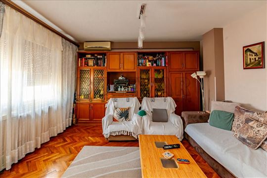 Stan 75m2, kod Narodnog pozorišta