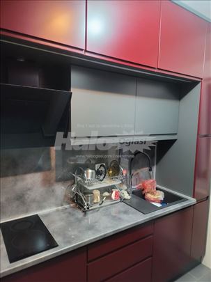 Strelište, 54m2, novija zgrada